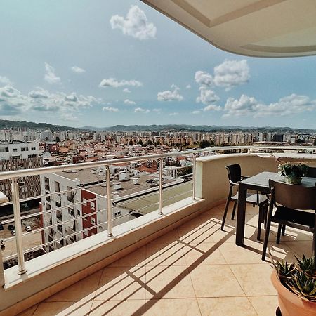 טיראנה Cozy Rooftop Apartment - Your Home, Away From Home! מראה חיצוני תמונה