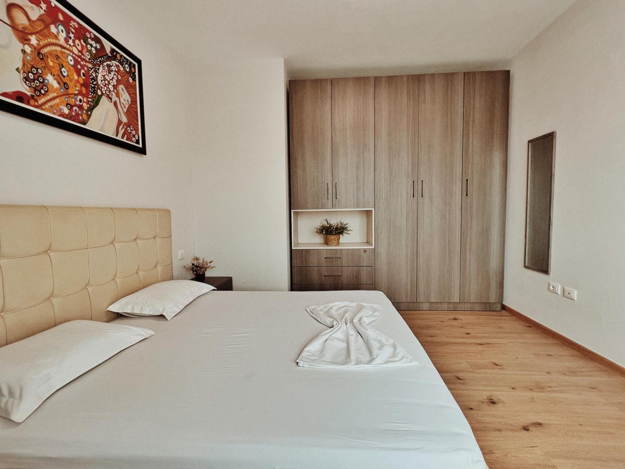 טיראנה Cozy Rooftop Apartment - Your Home, Away From Home! מראה חיצוני תמונה